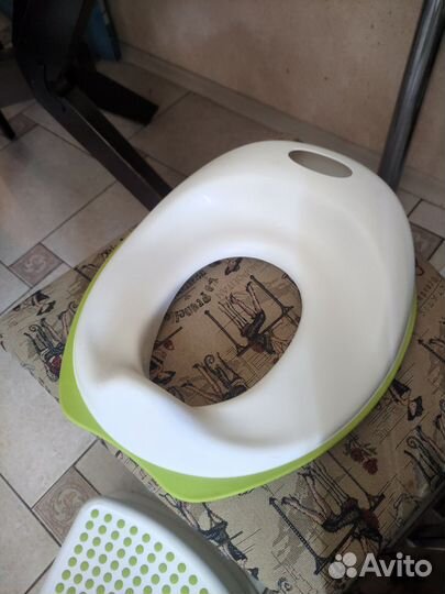 Детское сиденье на унитаз со ступенькой