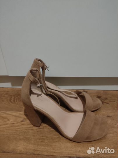 Босоножки женские 38 размер