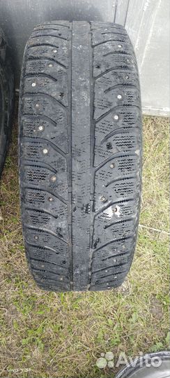 Bridgestone Ice Cruiser 7000 205/60 R16 92T