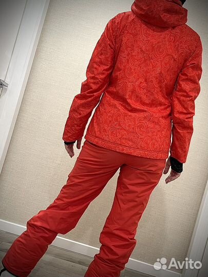 Сноубордический (горнолыжный) костюм женский