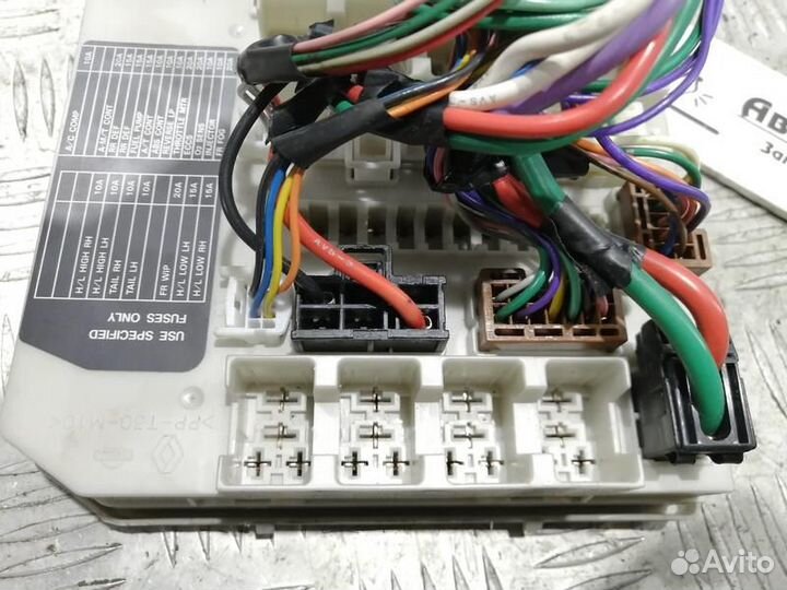 Блок предохранителей подкапотный Nissan Note E11