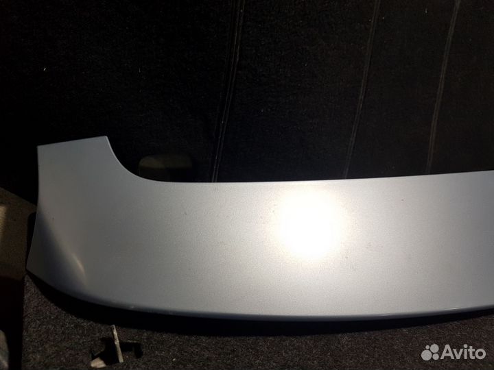 Спойлер крышки багажника Toyota auris e150