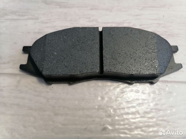 Колодки тормозные передние Nissan Almera/Expert