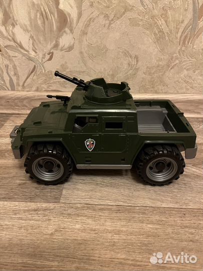 Машинка игрушечная