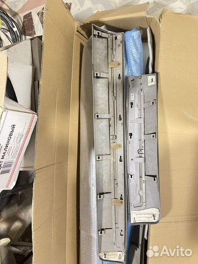 Молдинги на левые двери Toyota land cruiser 200