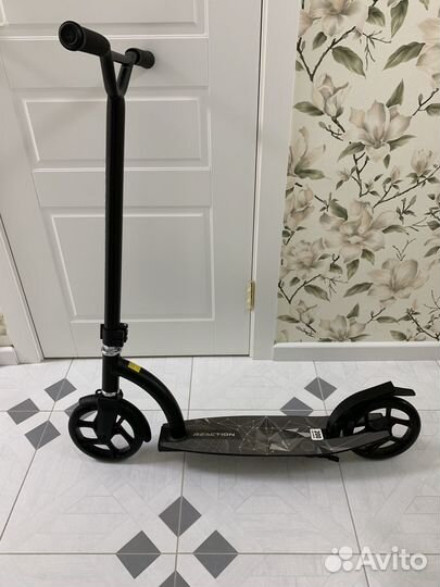 Самокат Reaction 200