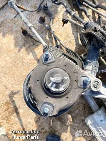 Стойка амортизатора передняя Hyundai Tucson 3