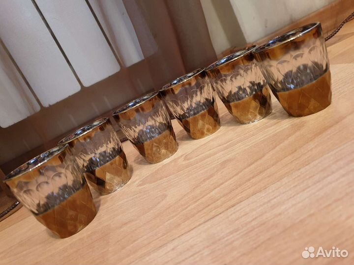 Рюмки, белые кружки