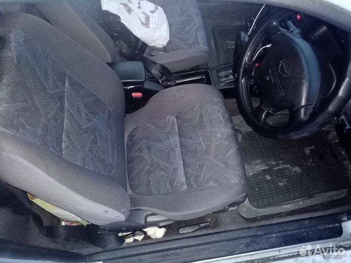 Передние сиденья nissan pulsar n15