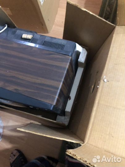 Телевизор новаый в упаковке рекорд вц