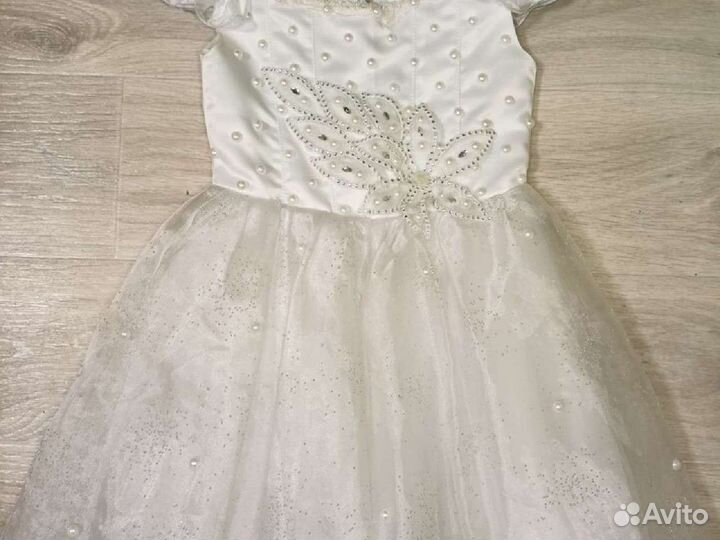 Платье - снежинка для девочки 104