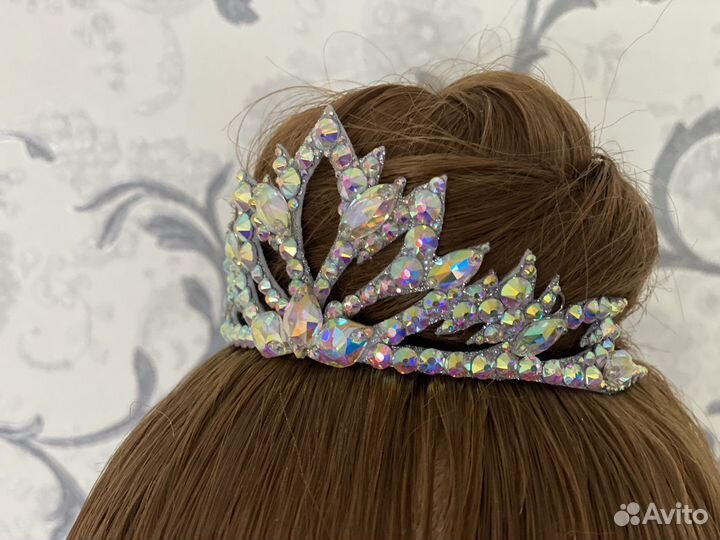 Украшение корона на пучок для гимнастики