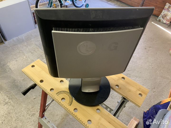 Монитор LG flatron l1730s