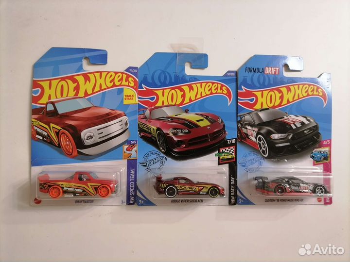 Hot wheels машинки