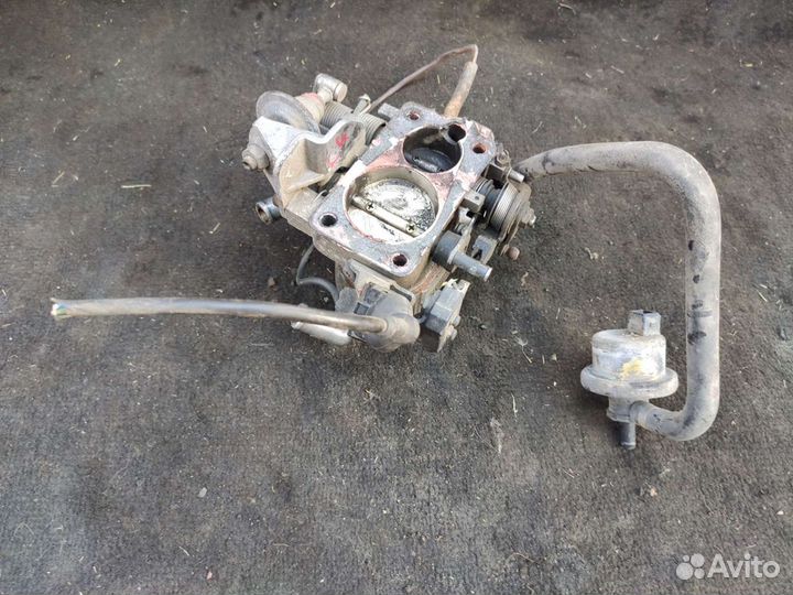 Дроссельная заслонка Ауди 100с4 2.3 механическая