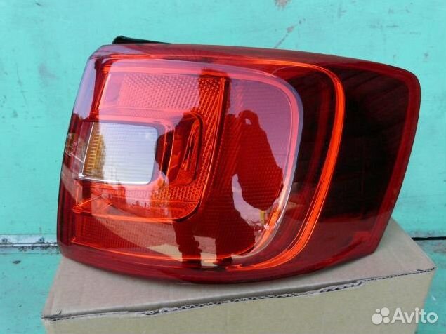 Jetta Фонарь задний внешний правый (Китай)