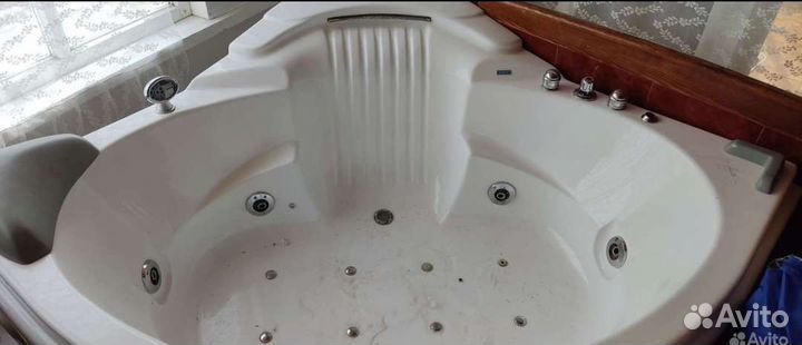 Ванна джакузи