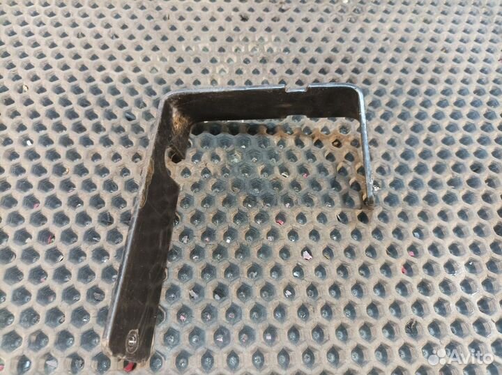 Кронштейн проводки Mercedes-Benz Axor