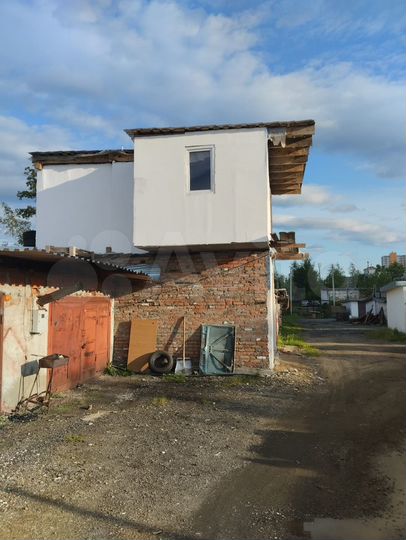 Гараж, > 30 м²