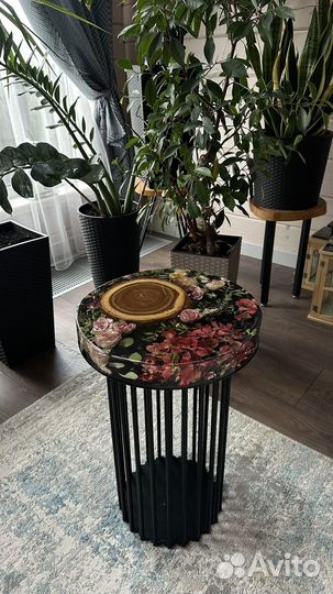 Дизайнерский журнальный столик из эпоксидной смолы