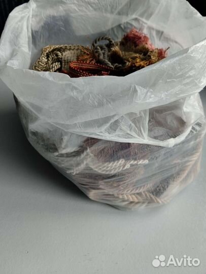 Декоративный шнур с кисточками на кольцах