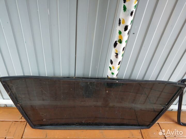 Лобовое и заднее стекло от Ваз 21099