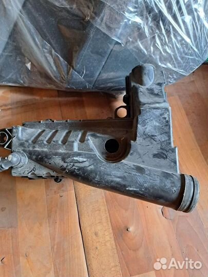 Корпус воздушного фильтра VW Passat (B6) 2005-2010