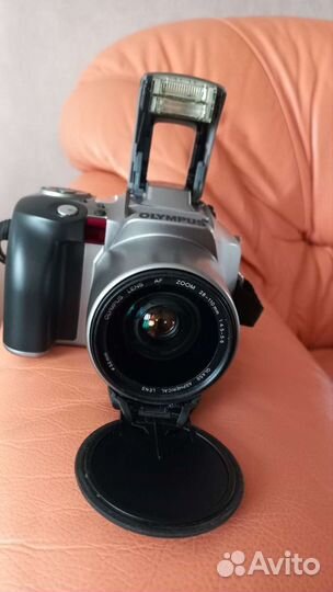 Зеркальный фотоаппарат olympus IS-200