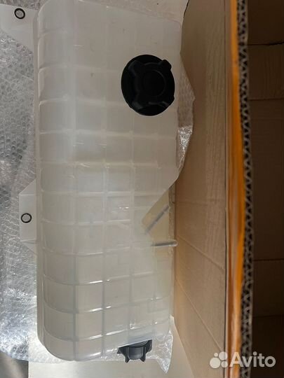 Бачок расширительный volvo VNL