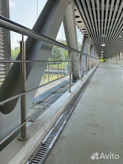 Бригада сварщиков-аргонщиков по перилам