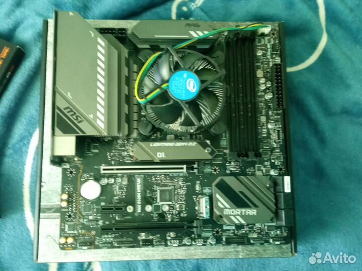 Материнская плата lga 1200 b560 с процессом i3