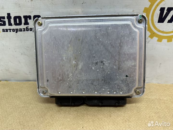 Блок управления двигателем AZJ 2.0 Volkswagen
