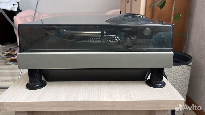 Проигрыватель винила Technics SL-1200