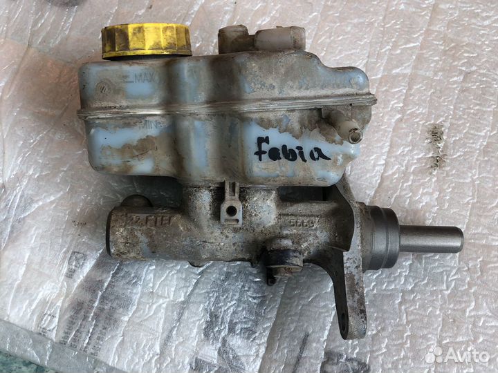 Главный тормозной цилиндр Skoda Fabia 2007-2012