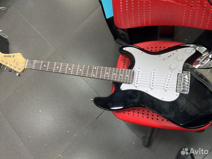 Электрогитара Terris tst-39 Новая настроена