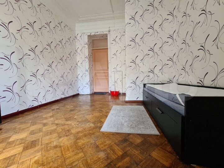 Комната 17 м² в 5-к., 2/5 эт.