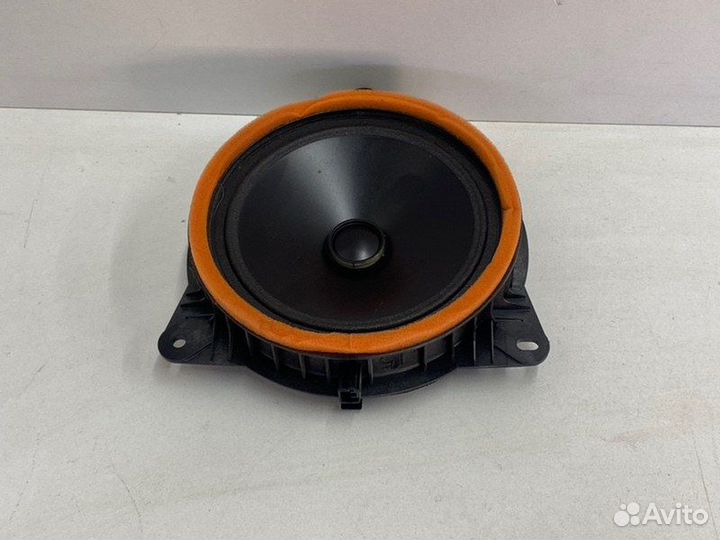 Динамик двери задний Тойота Camry V70/V75