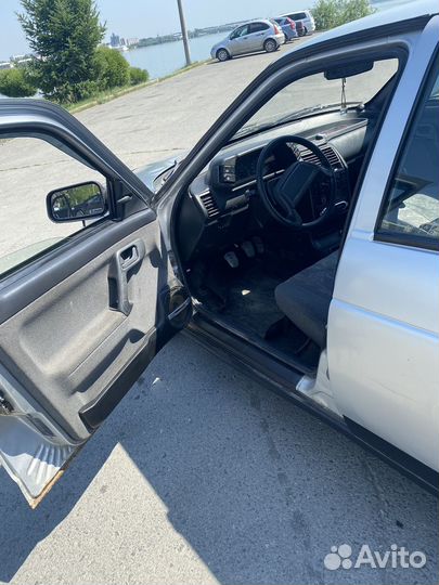 ВАЗ 2110 1.5 МТ, 2003, 200 000 км