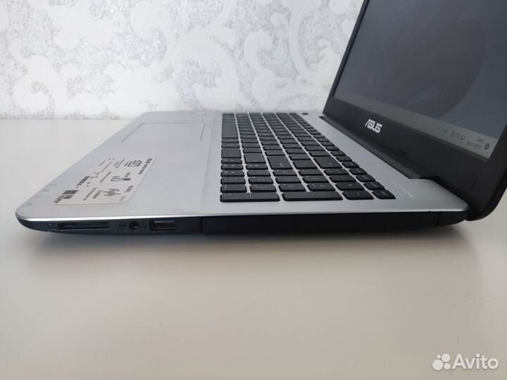 Мощный ноутбук Asus R556(4ядра/8gb/SSD)