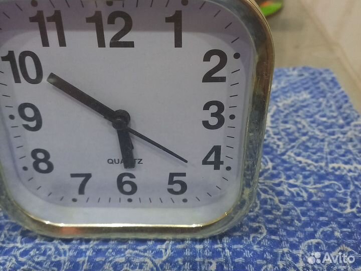 Часы будильник