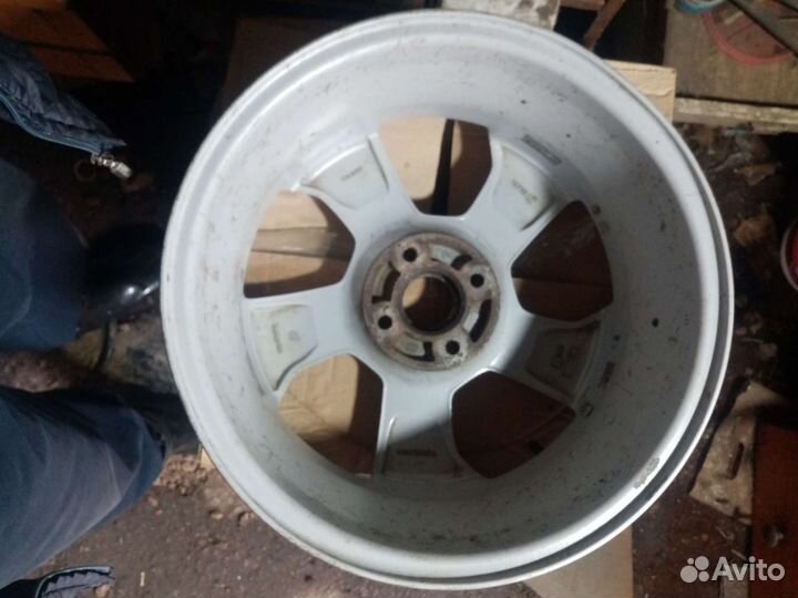 Два диска largus r16