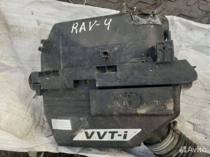 Корпус воздушного фильтра Toyota Rav4