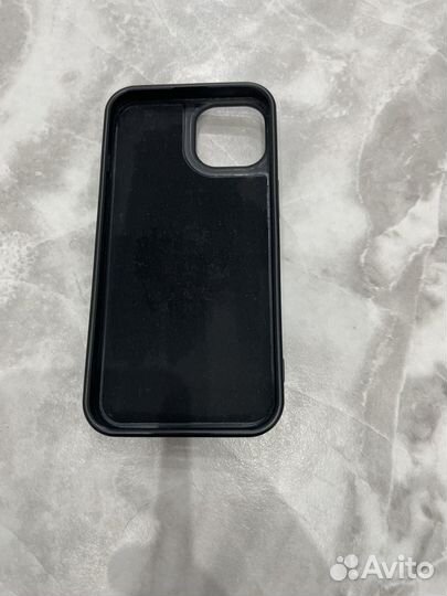 Чехол на iPhone 13 с гербом