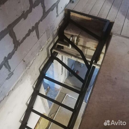 Металлокаркас лестницы