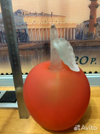 Стеклянное яблоко для интерьера