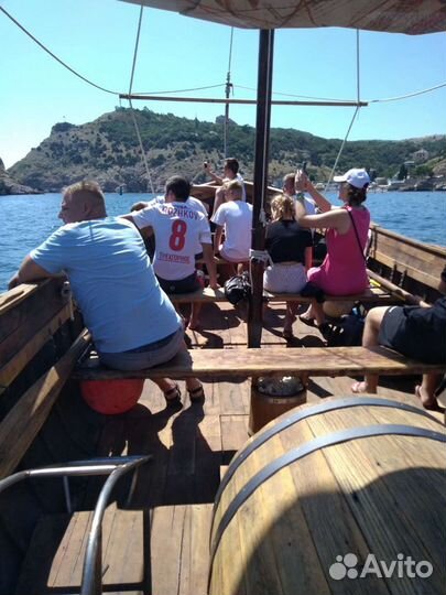 Лодка деревянная парусно-моторная