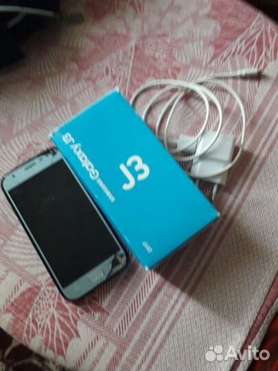 Телефон Samsung Galaxy J3 2017