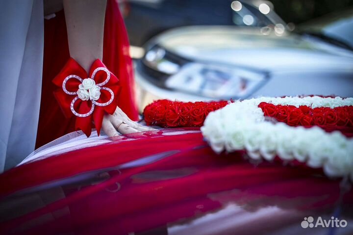 Свадебное украшение на автомобиль