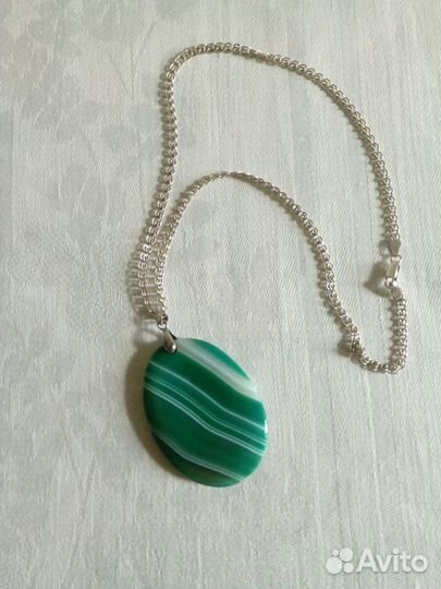 Кулон на цепочке с натуральным камнем