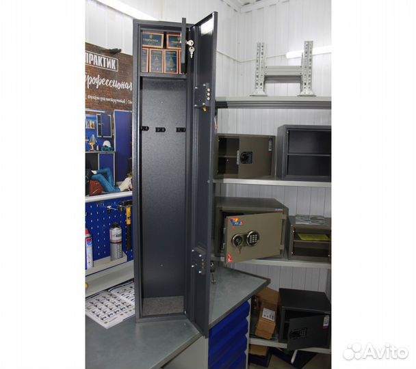 Сейф оружейный на 3 ствола высотой 1 м.30 см
